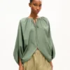 Blusa oversize plisada de popelín de algodón Blusa oversize plisada de popelín de algodón