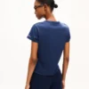 Camiseta pequeña ajustada de algodón con el emblema «Kenzo Paris» bordado Camiseta pequeña ajustada de algodón con el emblema «Kenzo Paris» bordado