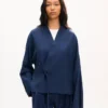 Chaqueta kimono ligera de lana virgen