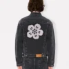 Chaqueta trucker con bordado «Boke Flower» en denim japonés Chaqueta trucker con bordado «Boke Flower» en denim japonés