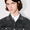 Chaqueta trucker con bordado «Boke Flower» en denim japonés Chaqueta trucker con bordado «Boke Flower» en denim japonés