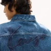 Chaqueta utilitaria unisex «Kenzo Signature» en denim japonés Chaqueta utilitaria unisex «Kenzo Signature» en denim japonés