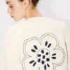 Cárdigan de lana con bordado «Boke Flower» Cárdigan de lana con bordado «Boke Flower»