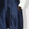 Pantalón corto entallado de lana virgen y seda Pantalón corto entallado de lana virgen y seda