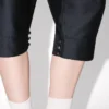 Pantalones cortos entallados con pliegues de lana virgen y seda Pantalones cortos entallados con pliegues de lana virgen y seda