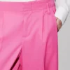 Pantalones de corte entallado de pierna ancha en lana virgen Pantalones de corte entallado de pierna ancha en lana virgen