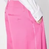 Pantalones de corte entallado de pierna ancha en lana virgen Pantalones de corte entallado de pierna ancha en lana virgen