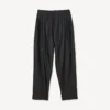 Pantalones entallados con pliegues de lana virgen y seda