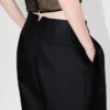 Pantalones entallados con pliegues de lana virgen y seda