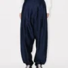 Pantalones plisados de lana virgen y seda Pantalones plisados de lana virgen y seda