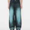 Vaqueros de corte ancho con vuelta en denim japonés Vaqueros de corte ancho con vuelta en denim japonés